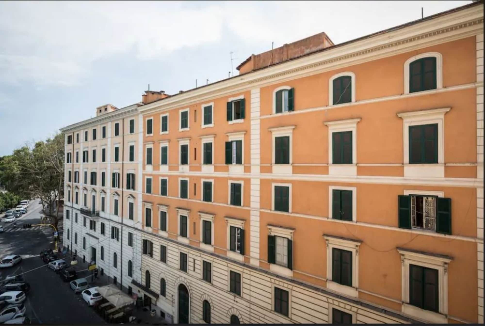Alex Romano Exterior photo